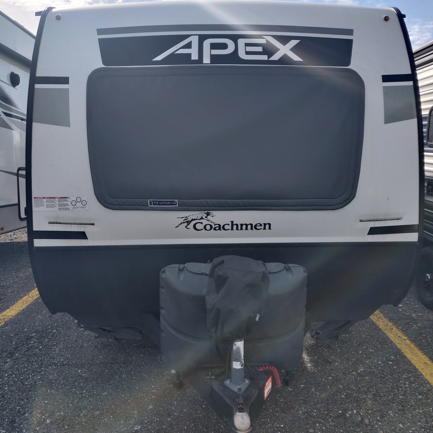 COACHMEN APEX UL & NANO OFF GRID -62"