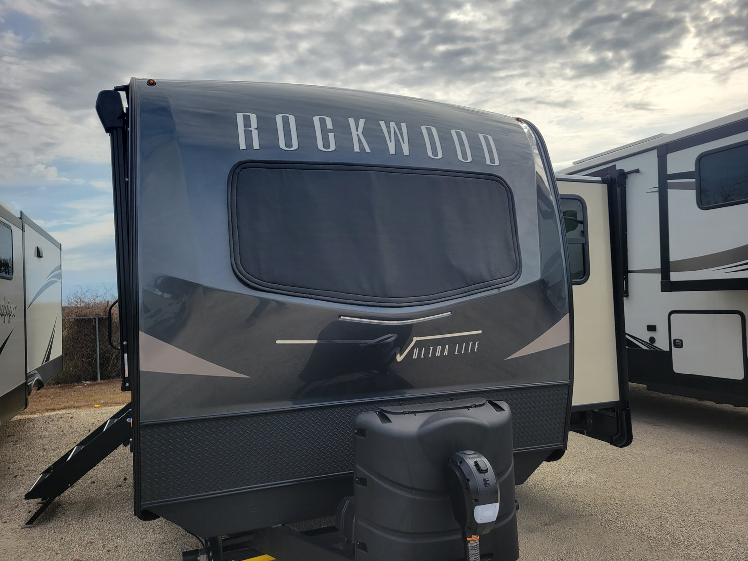 2018 & Later Rockwood Signature /  Rockwood Ultra Lite / Flagstaff Super Lite Camper Windshield Cover