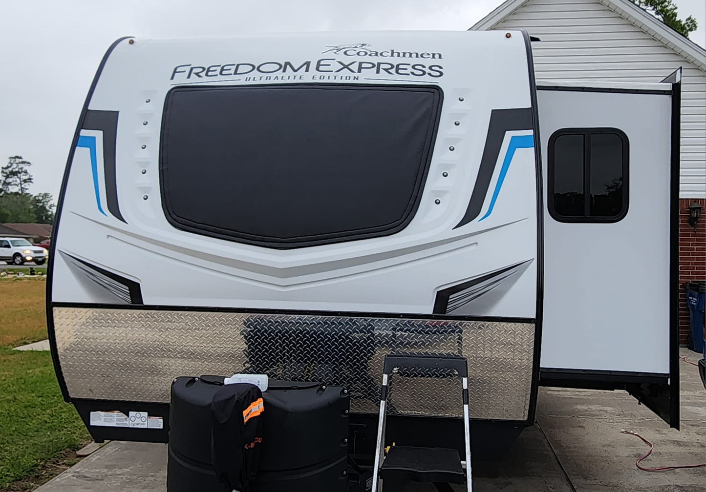 COACHMEN FREEDOM EXPRESS ULTRA LITE YB Outdoors