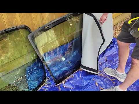 No Boundaries / IBEX Windshield Protective Travel Cover